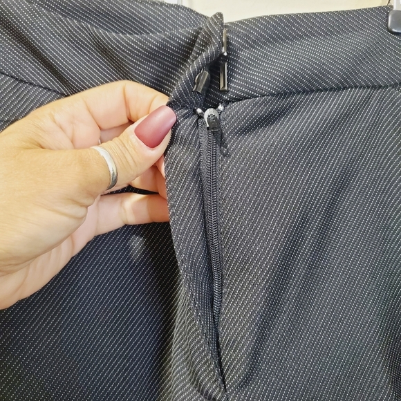Jones New york suit black stripped size 8 - Picture 9 of 15